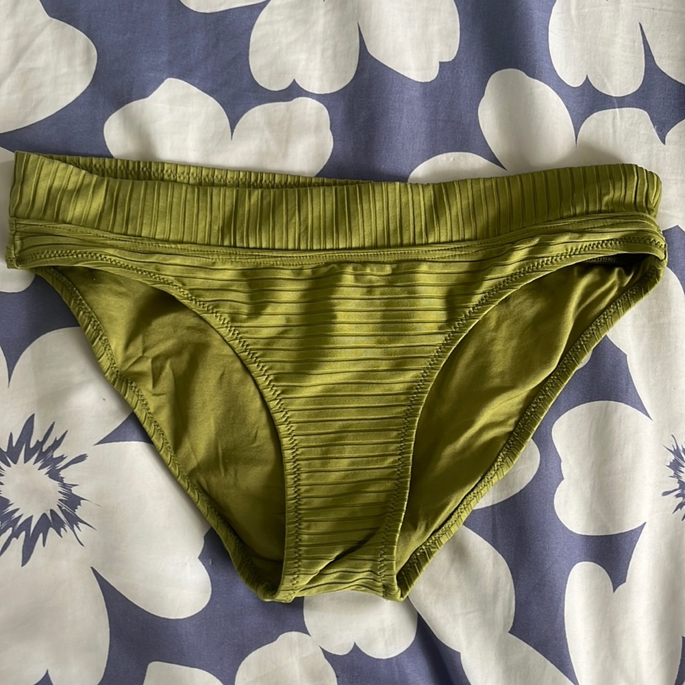 Rip curl green high waisted bottoms